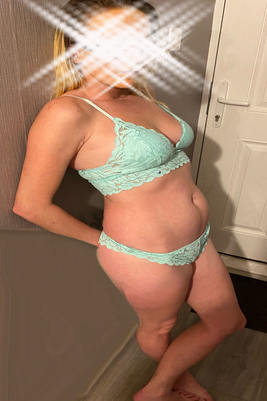 Lola (34) Escort