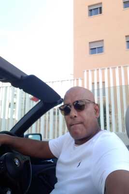 Leon (35) Escort