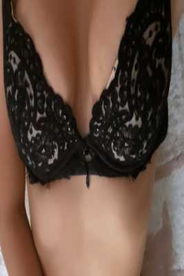 Zayna (29) Escort
